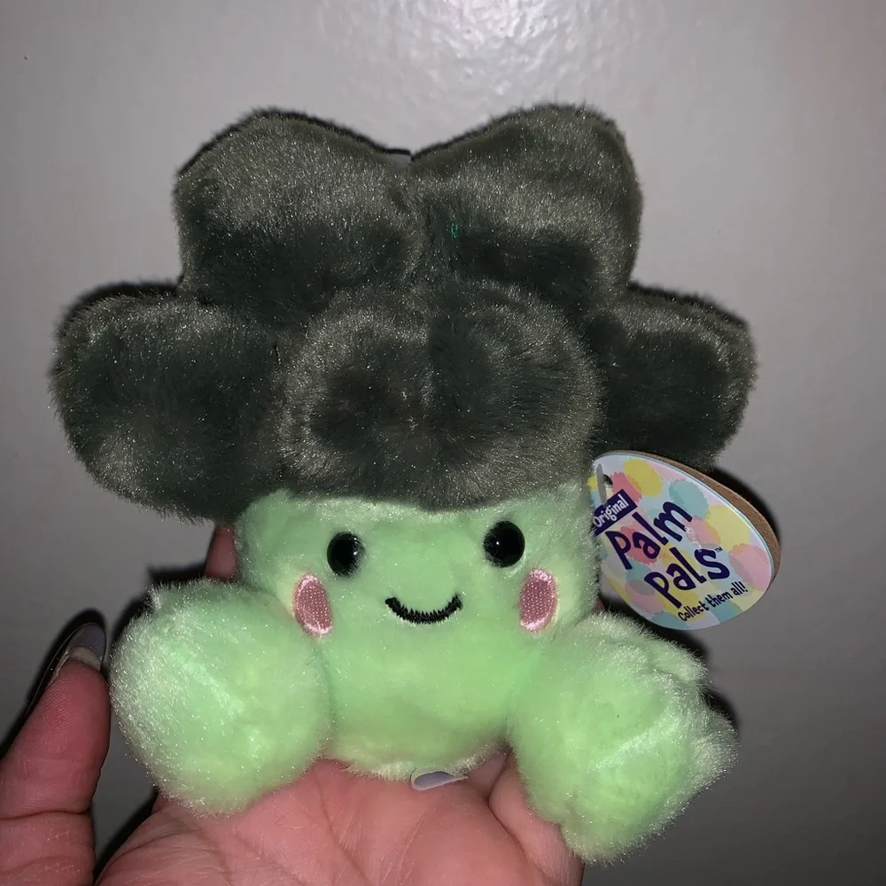 NWT Broccoli 🥦 Palm Pals